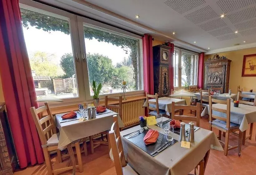 Logis Hotel Maison Carrée Restaurant O Carré Dart