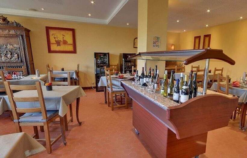 Logis Hotel Maison Carrée Restaurant O Carré Dart