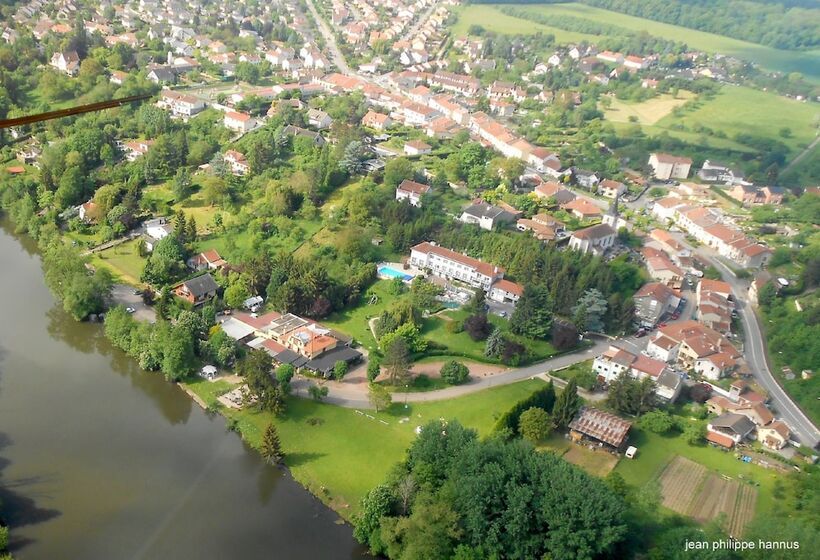 Logis Hotel Maison Carrée Restaurant O Carré Dart