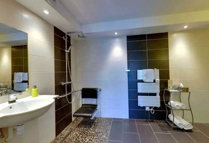 Logis Hotel Maison Carrée Restaurant O Carré Dart