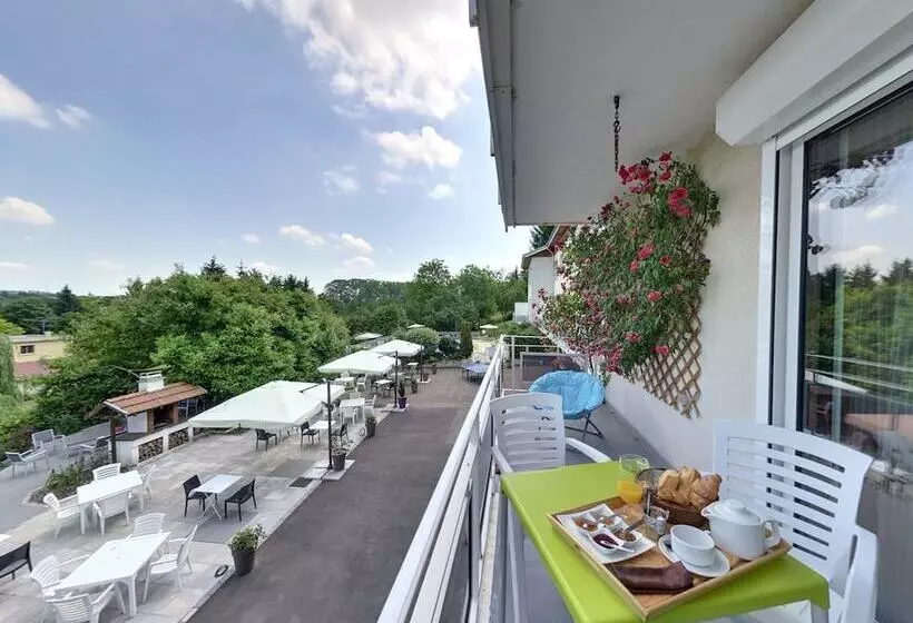 Logis Hotel Maison Carrée Restaurant O Carré Dart