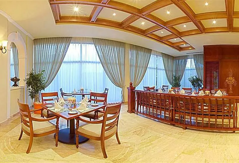 هتل Meliá Caribe Tropical Beach & Golf Resort