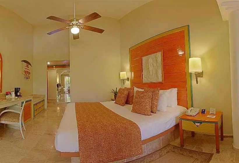 هتل Meliá Caribe Tropical Beach & Golf Resort