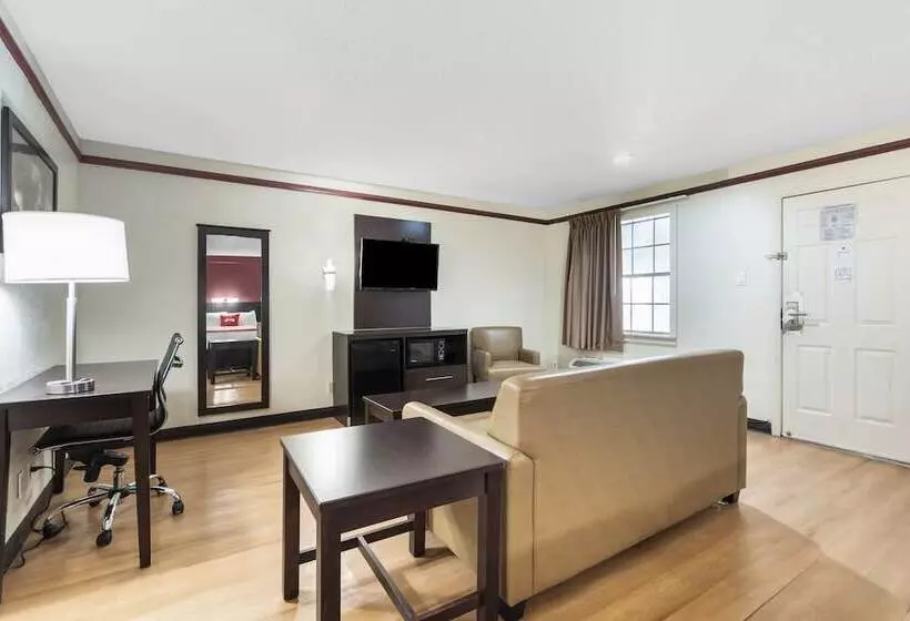 فندق Red Roof Inn Tulsa Airport