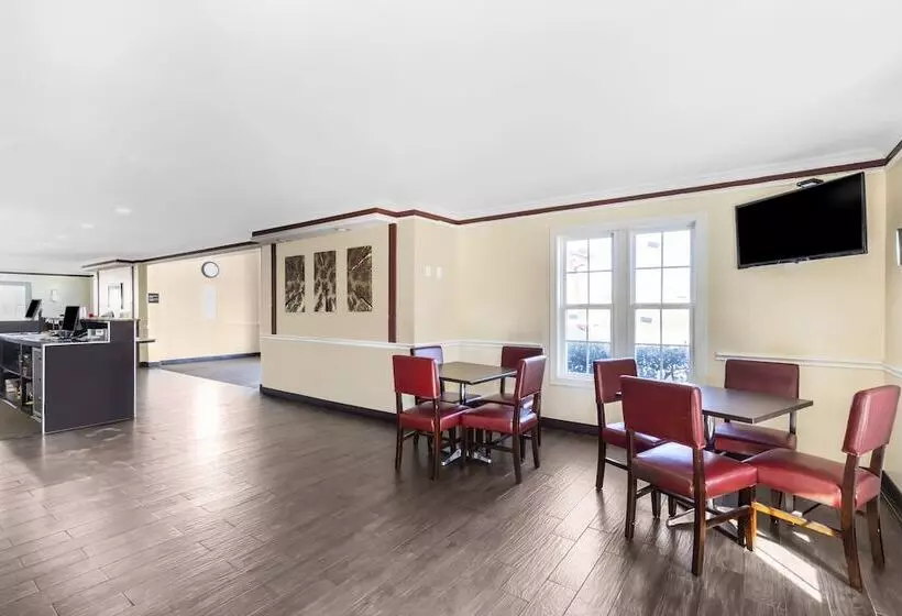 فندق Red Roof Inn Tulsa Airport