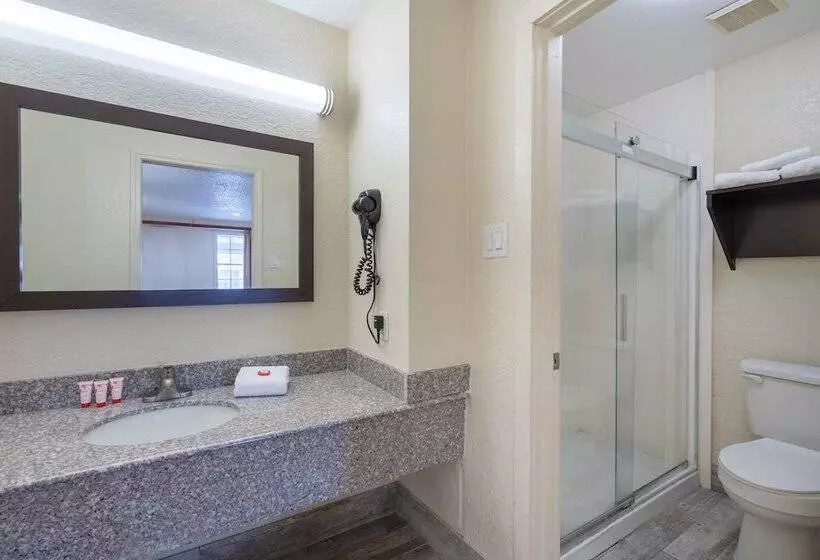 فندق Red Roof Inn Tulsa Airport