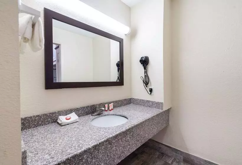 فندق Red Roof Inn Tulsa Airport