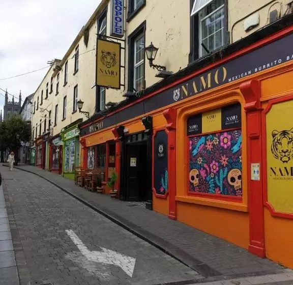 فندق The Metropole