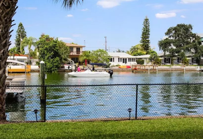 Treasure Island Hotel And Marina