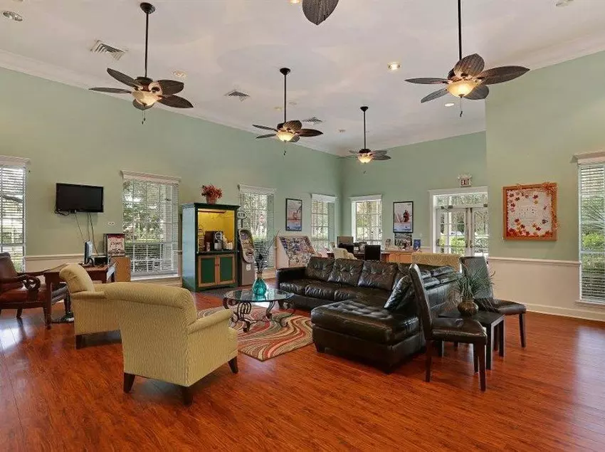 Oak Plantation Resort