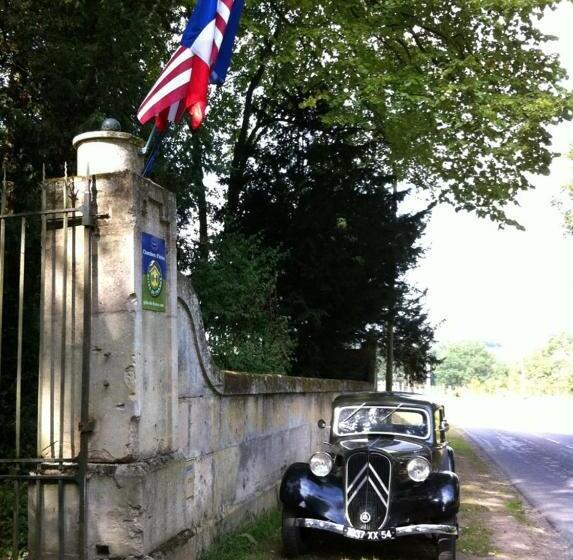 مبيت وإفطار Le Château De Conde En Barrois