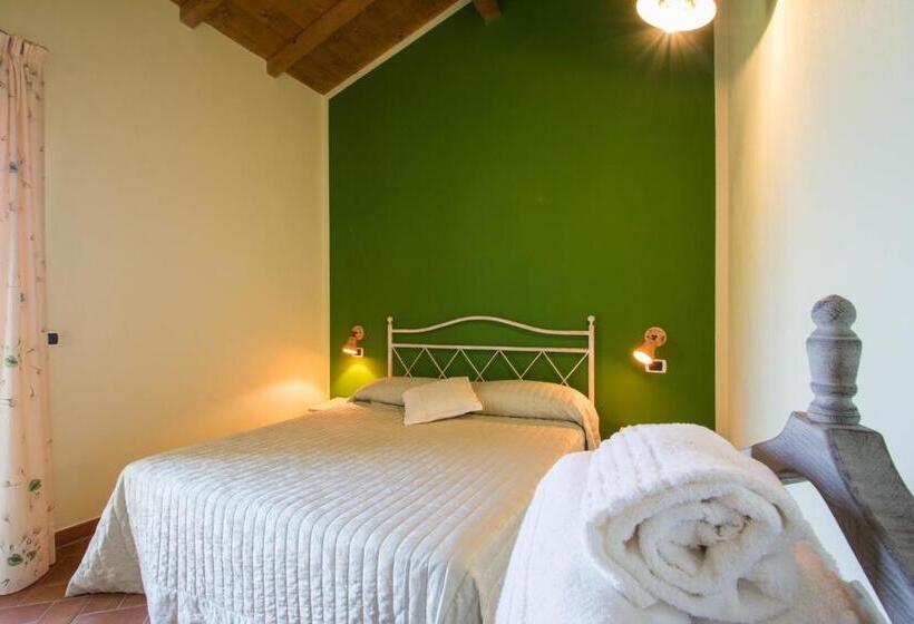 בית מלון כפרי Agriturismo Ada Musso Ss