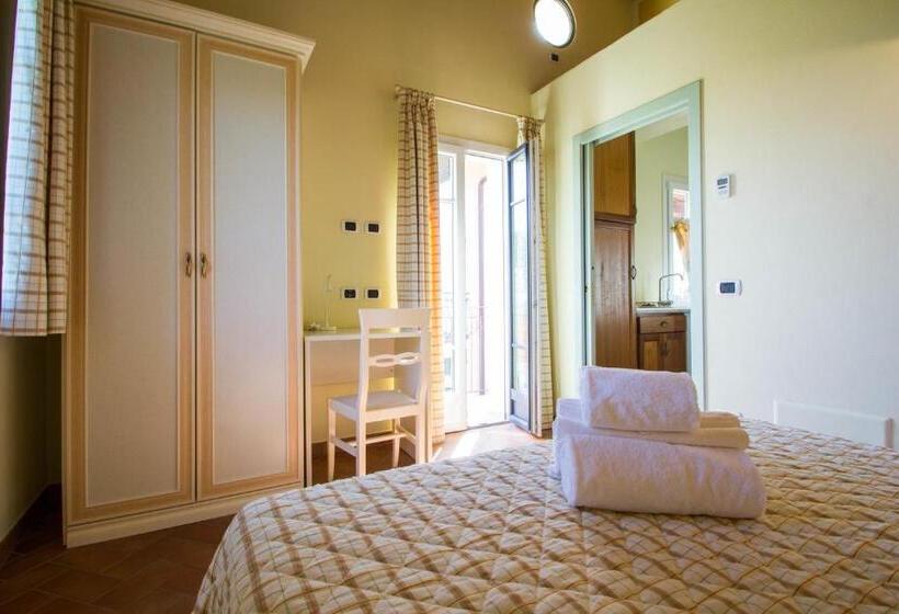 בית מלון כפרי Agriturismo Ada Musso Ss