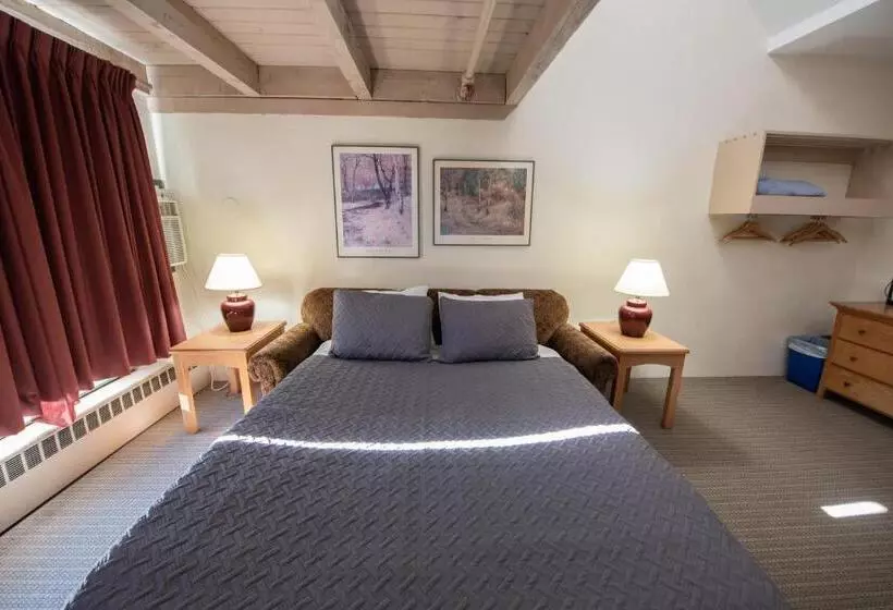 Hotelli Sugarloaf Inn