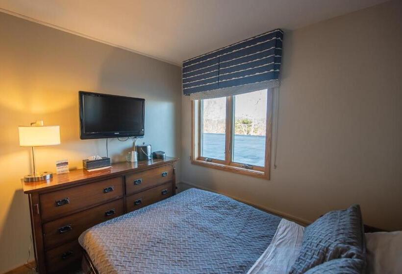 בית מלון כפרי Sugarloaf Inn