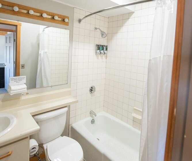 בית מלון כפרי Sugarloaf Inn