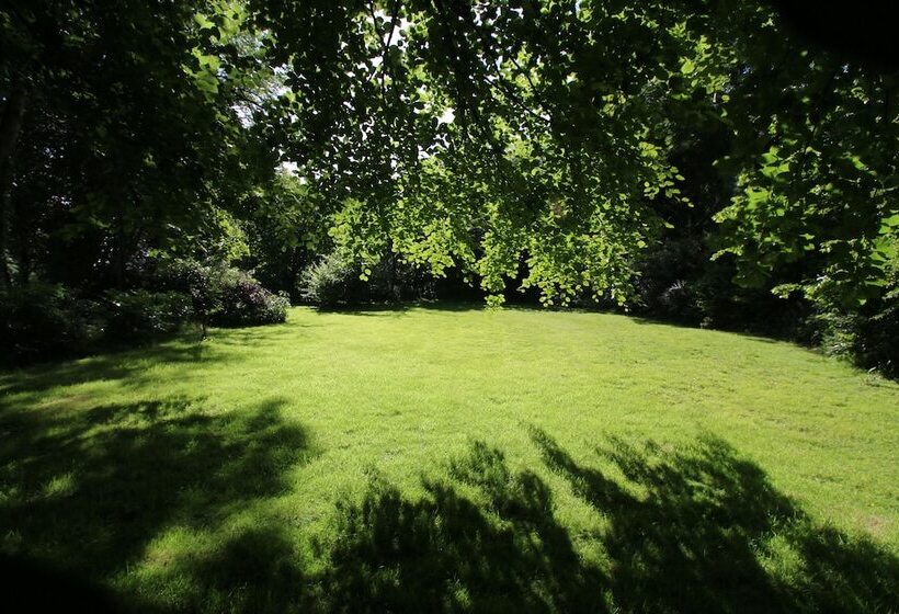 ペンション Over The Rainbow   Vegetarian Guesthouse