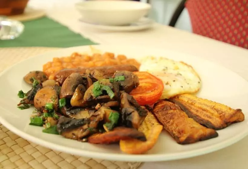 پانسیون Over The Rainbow   Vegetarian Guesthouse