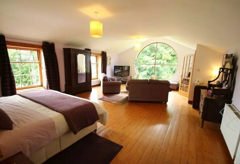 پانسیون Over The Rainbow   Vegetarian Guesthouse