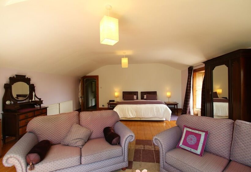 ペンション Over The Rainbow   Vegetarian Guesthouse