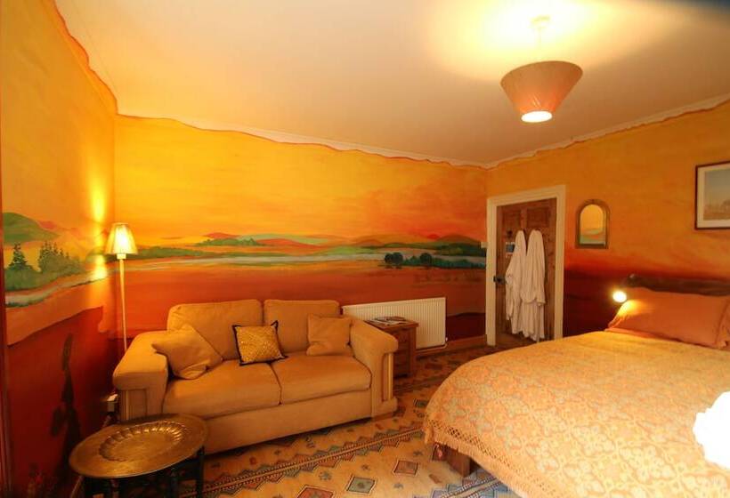 ペンション Over The Rainbow   Vegetarian Guesthouse