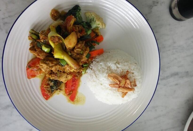 ベッドアンドブレックファースト Lovina Life Room & Cafe