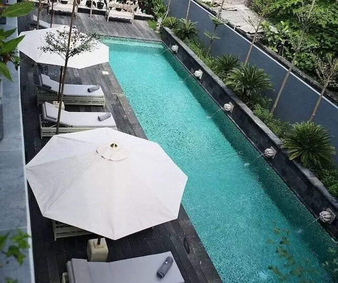 ベッドアンドブレックファースト Lovina Life Room & Cafe