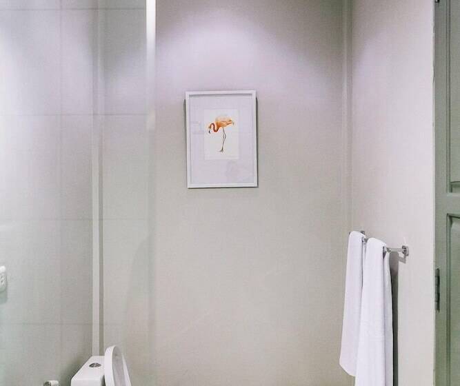 ベッドアンドブレックファースト Lovina Life Room & Cafe