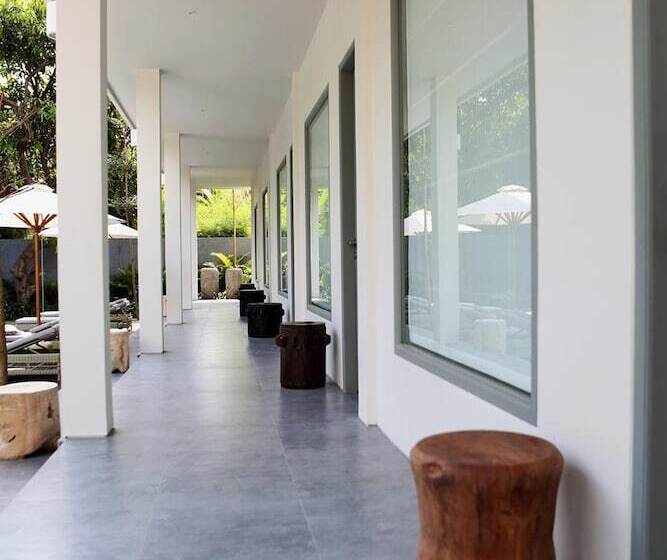 ベッドアンドブレックファースト Lovina Life Room & Cafe