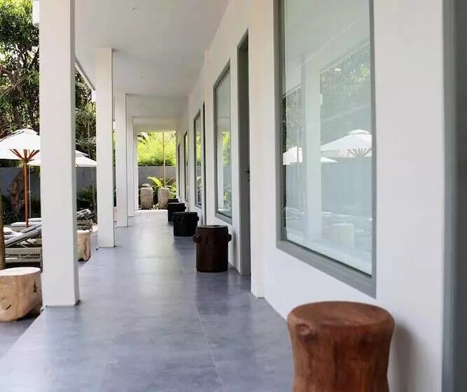 ベッドアンドブレックファースト Lovina Life Room & Cafe