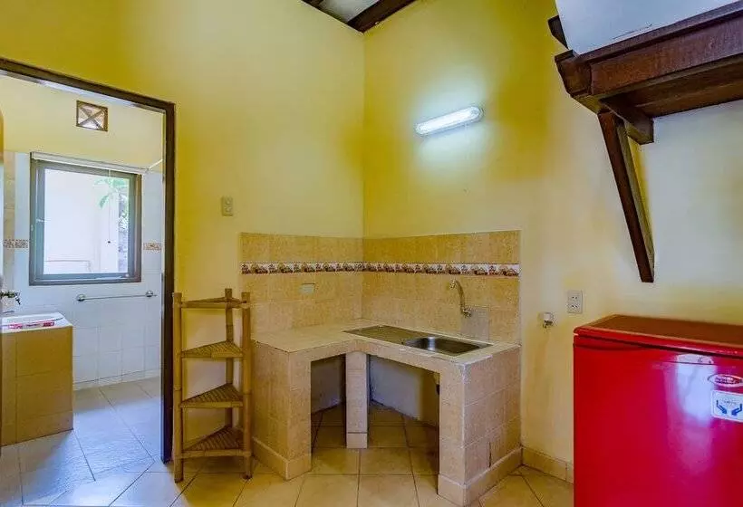 Aamiaismajoitus (B&B) Villa Sari Cucukan