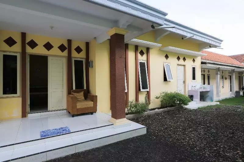 Retkeilymaja Spot On 2371 Islami Family Residence