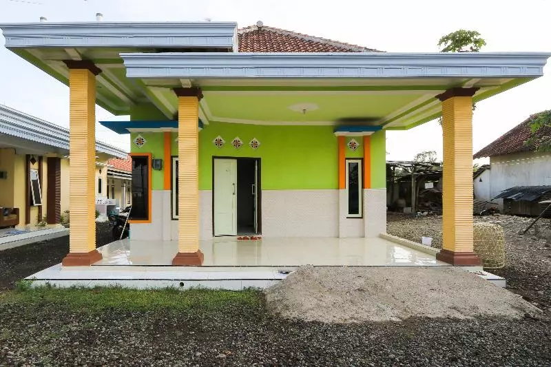 Retkeilymaja Spot On 2371 Islami Family Residence