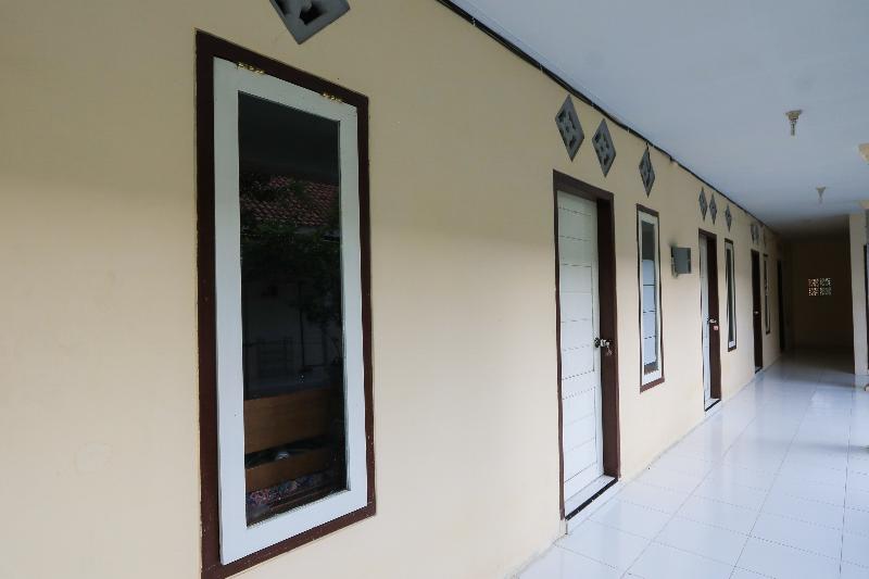 Szálló Spot On 2371 Islami Family Residence