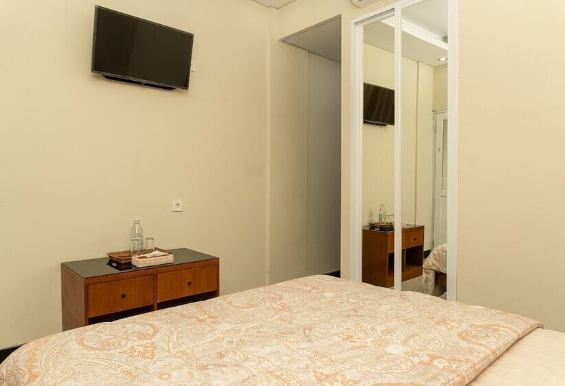 Bed and Breakfast Griya Cempaka Mas