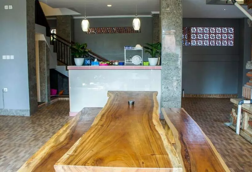 ホテル Dana Homestay