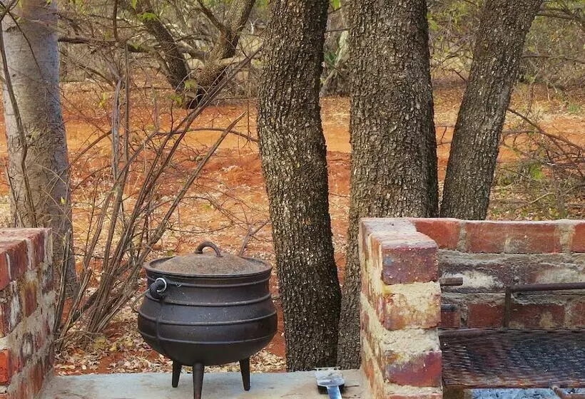 ホテル Iphofolo Lodge