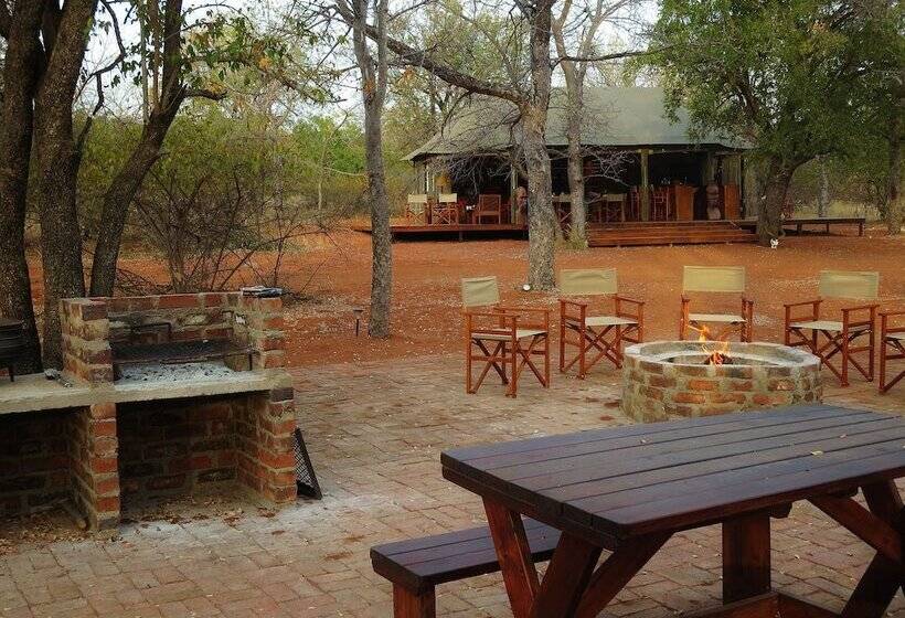 호텔 Iphofolo Lodge