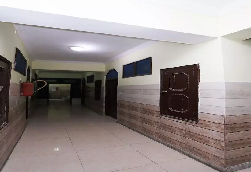 ホテル Surya By Oyo Rooms