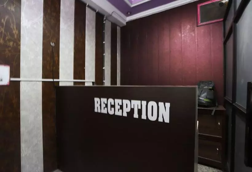 ホテル Surya By Oyo Rooms