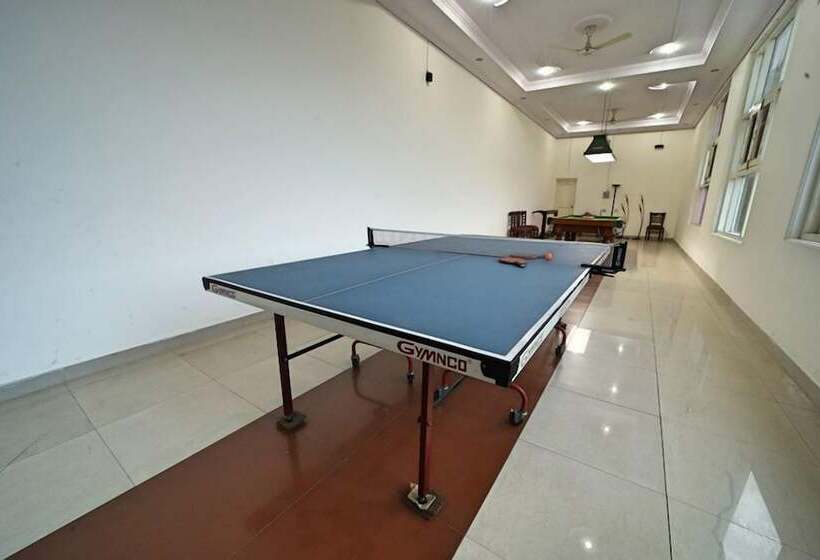 Hotel Tehri Club And Resorts