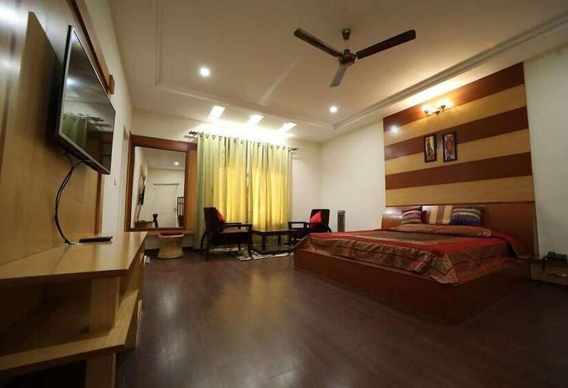 Hotel Tehri Club And Resorts