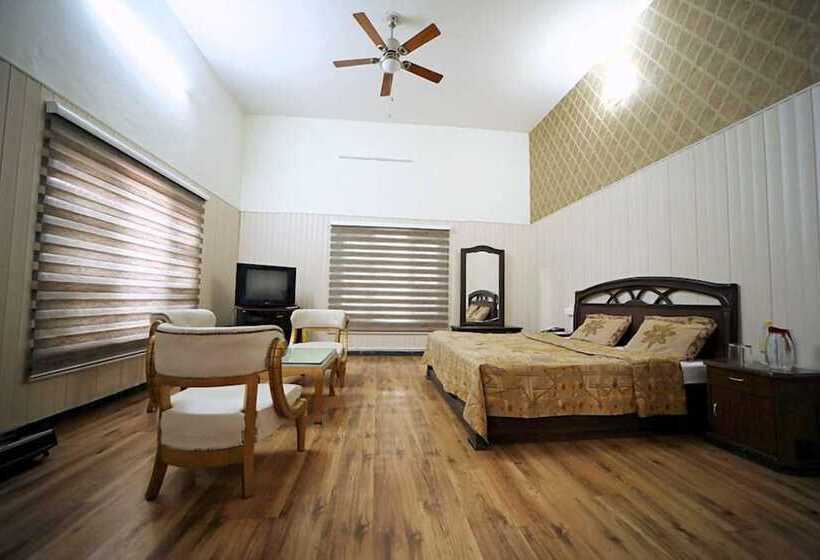 Hotel Tehri Club And Resorts