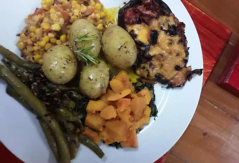 Majatalo Happy Jackal