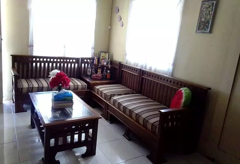 ペンション Simeulue Surf Guest House