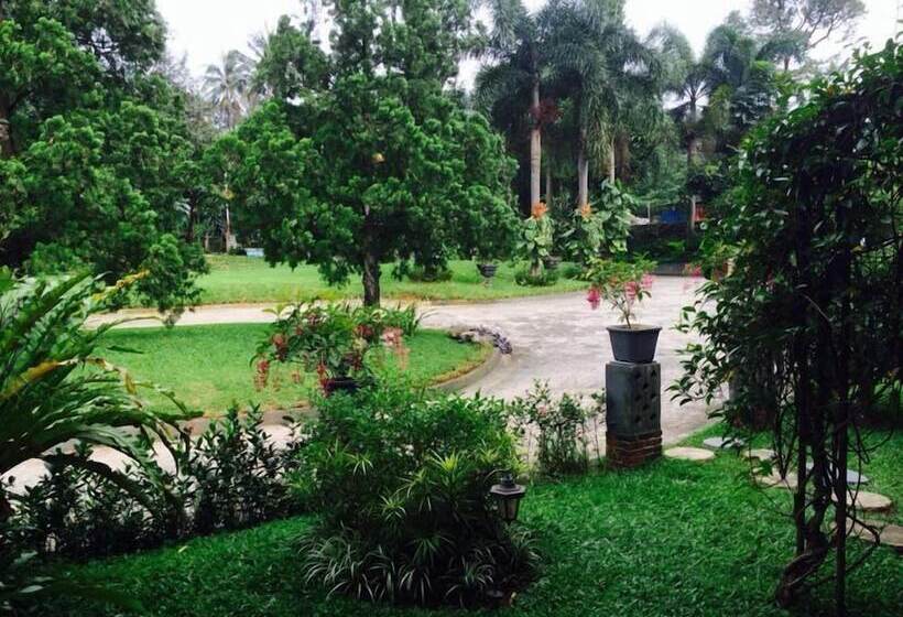 פנסיון The Garden Family Guest House