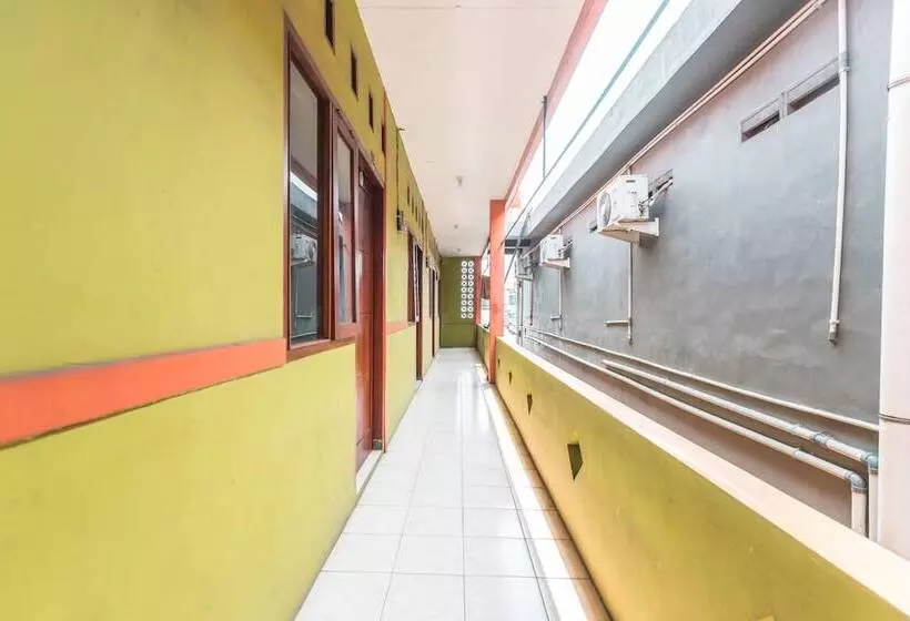 Retkeilymaja Amira Guest House By Oyo Rooms