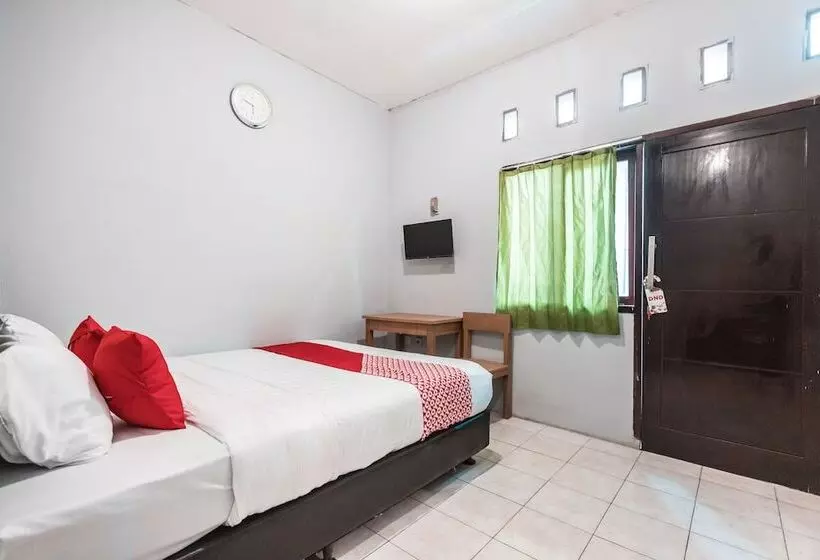 Retkeilymaja Amira Guest House By Oyo Rooms