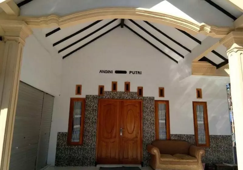 Aamiaismajoitus (B&B) Agung Safira Homestay
