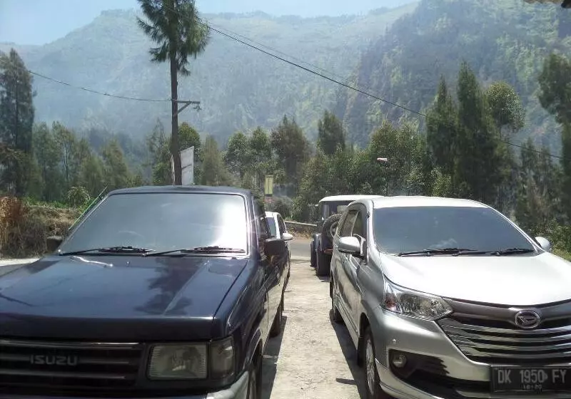 Aamiaismajoitus (B&B) Agung Safira Homestay